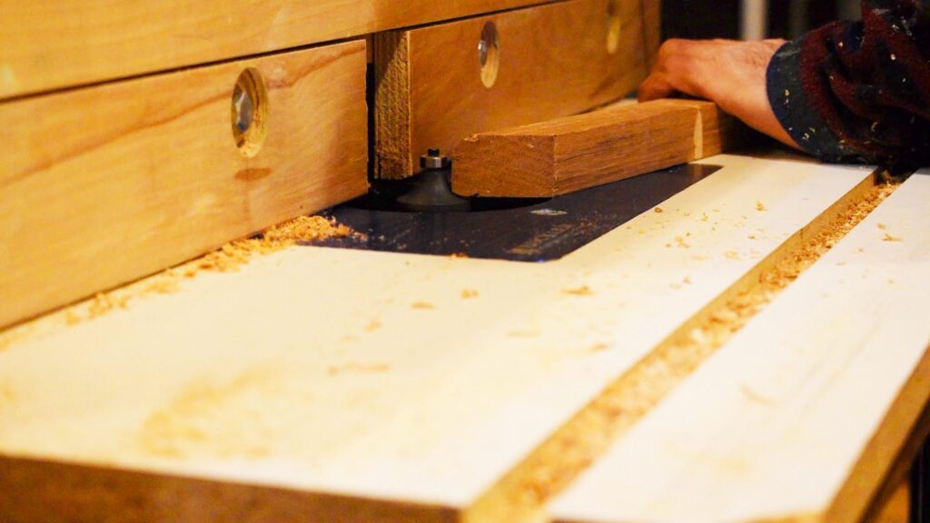 shows roundover bit for stair tread