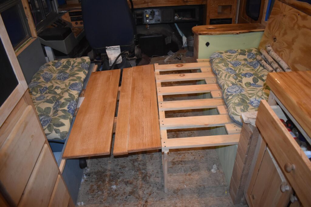 skoolie pull out couch